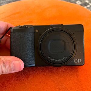 Ricoh GR iii
